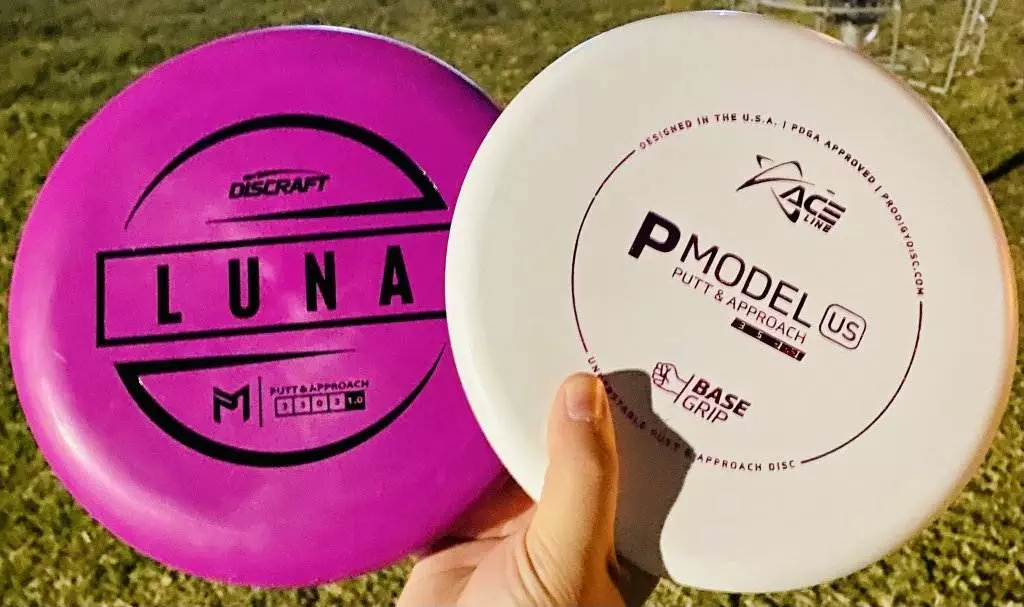 IMG 8506 Discraft Luna vs. Prodigy P Model US--World Series of Putters Round 2